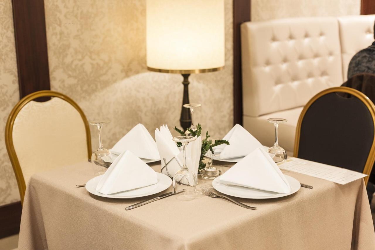 Colinele Aurii Cimislia Hotel Kültér fotó