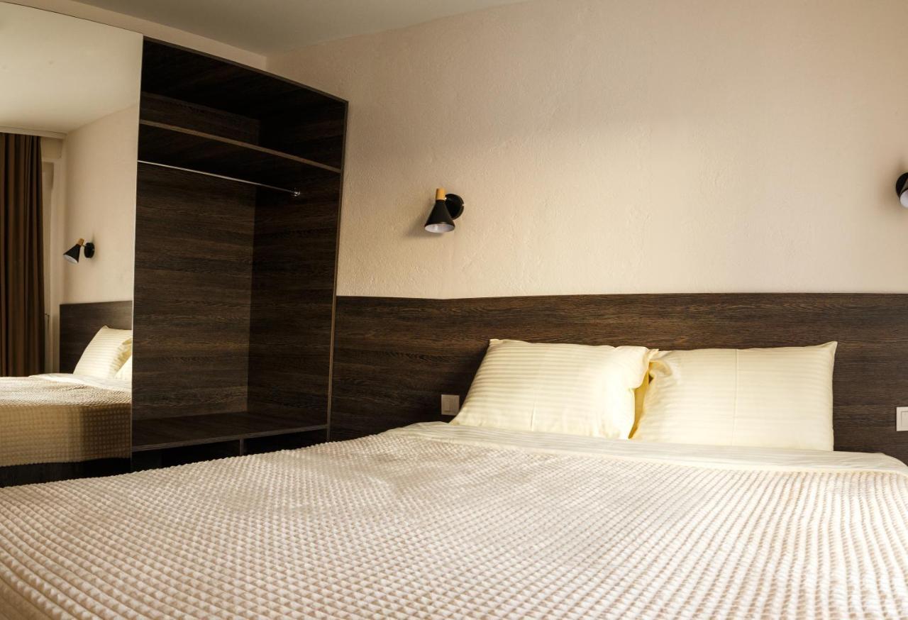 Colinele Aurii Cimislia Hotel Kültér fotó